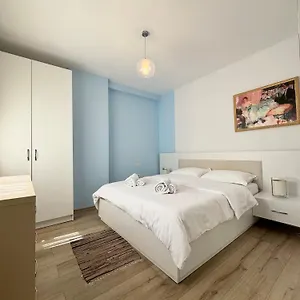 https://apartment-in-the-new-bazaar-of-tirana-hana-blu.albaniahotels.org